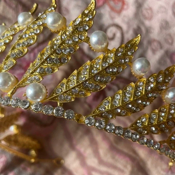 Zinc Alloy Gold Colored Crown - Picture 5 of 5